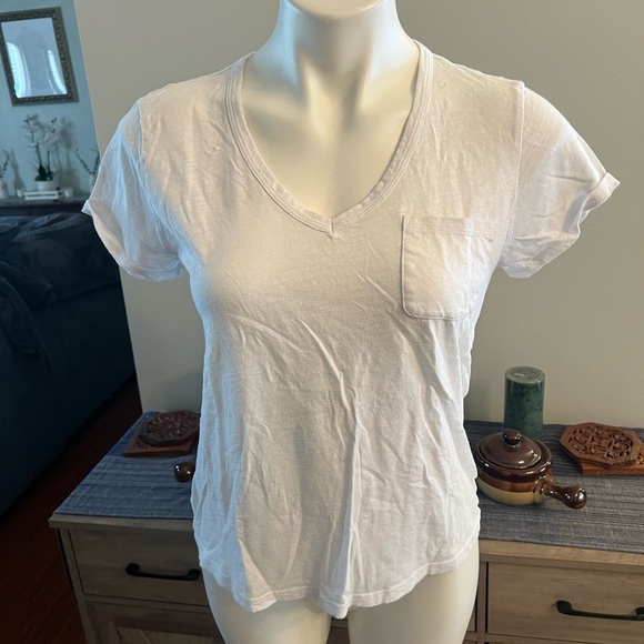 LOFT vintage soft white one pocket tshirt - Picture 2 of 4